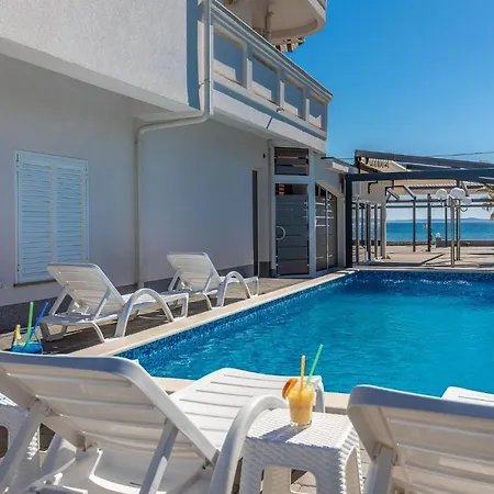 Διαμέρισμα Paradiso, No 5 *