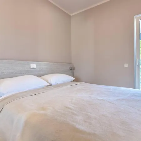 Appartamento Paradiso, No 5 *