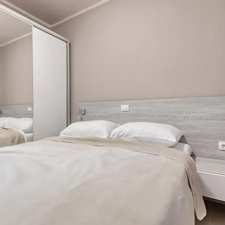 Apartman Paradiso, No 5 Vir