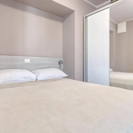 Appartamento Paradiso, No 5 *