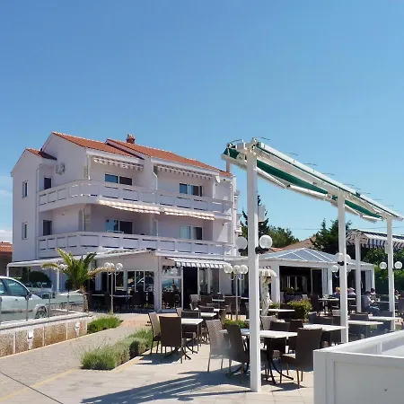 Appartamento Paradiso, No 5 *