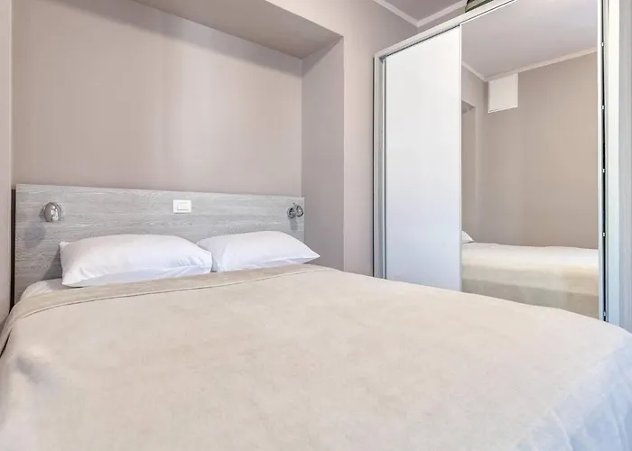 Apartman Paradiso, No 5 *